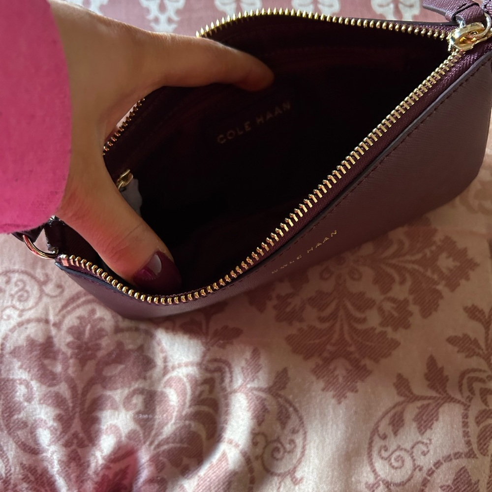Cute Cole Hann Burgundy purse - Picture 6 of 6